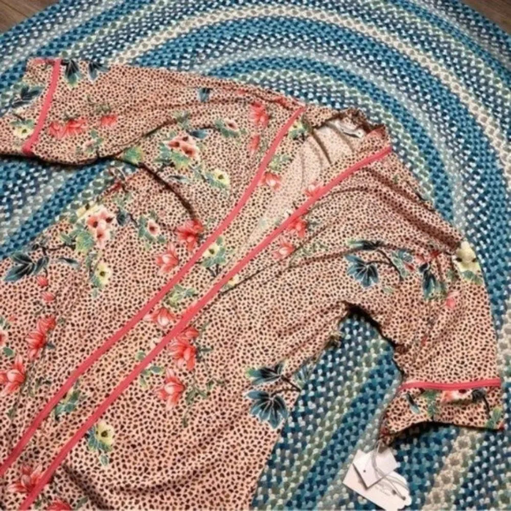 In Bloom Robe - Picture 2 of 4